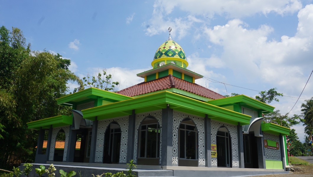 A 100 Square Meter Mosque